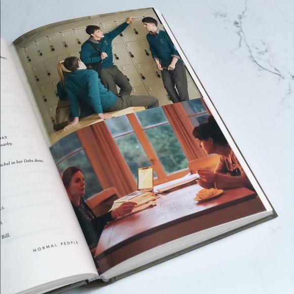 NORMAL PEOPLE THE SCRIPTS BOOK NOVEL BY SALLY ROONEY - Picture 2 of 4